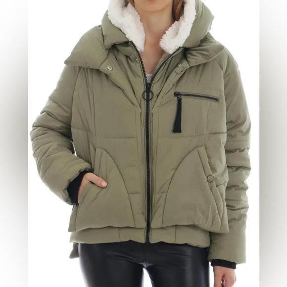 Avec Les Filles Jackets & Blazers - Avec Les Filles Quilted Oversized Puffer Coat with Faux Fur Lined Hood - Med